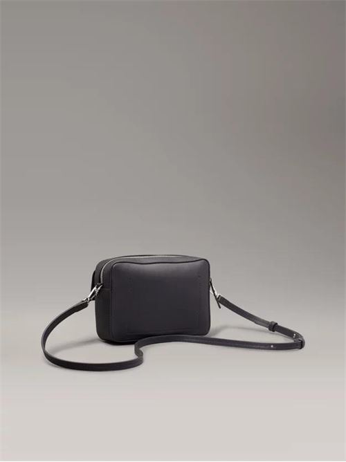 CK LINEAR CAMERA BAG_SAFFIANO CALVIN KLEIN | K60K612564/BEH